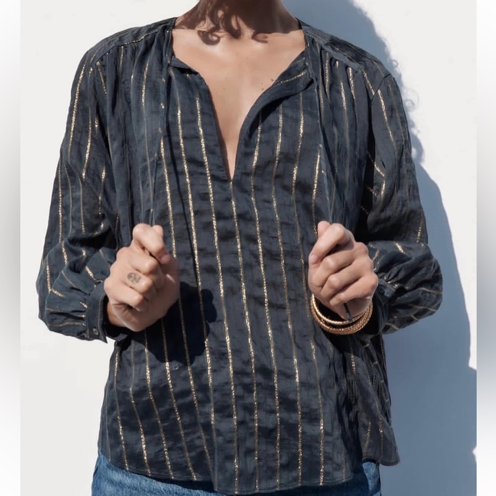 Zara Women's Navy and Gold Striped Blouse
